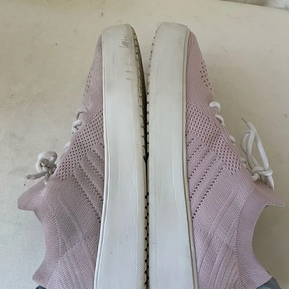 Steve Madden Brixie light pink with white lace fashion sneakers  size 10M